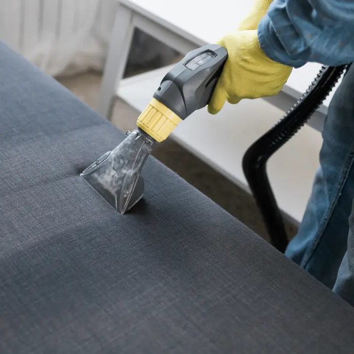 Upholstery cleaning with extraction tool